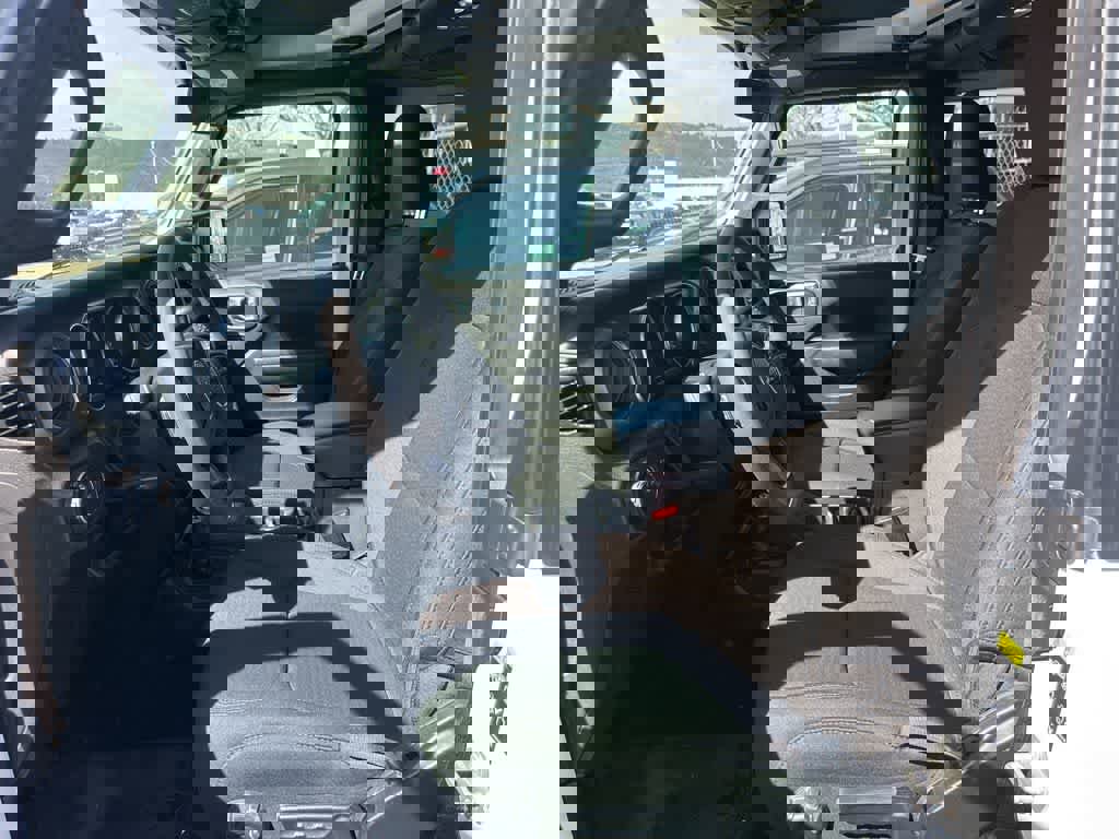 Used 2023 Jeep Wrangler Sport S image 9