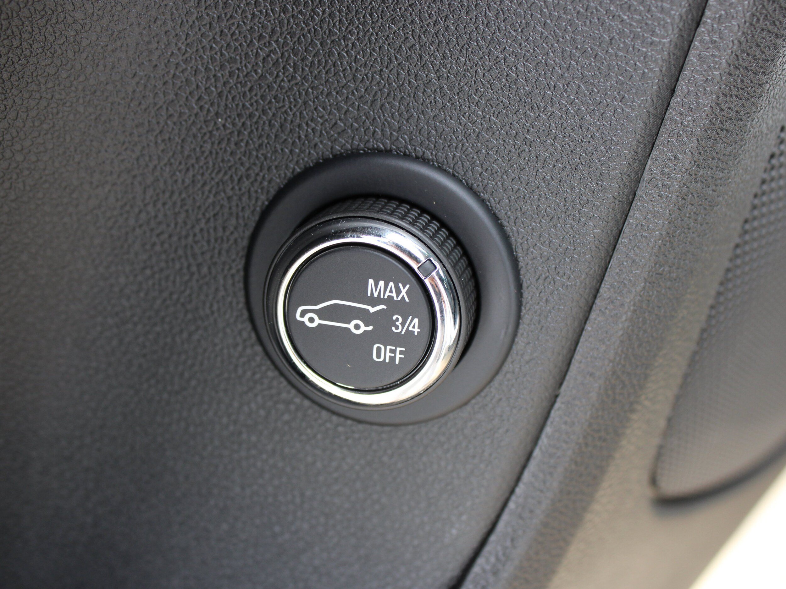 Used 2024 Chevrolet Blazer LT w/ Convenience Package FWD image 30
