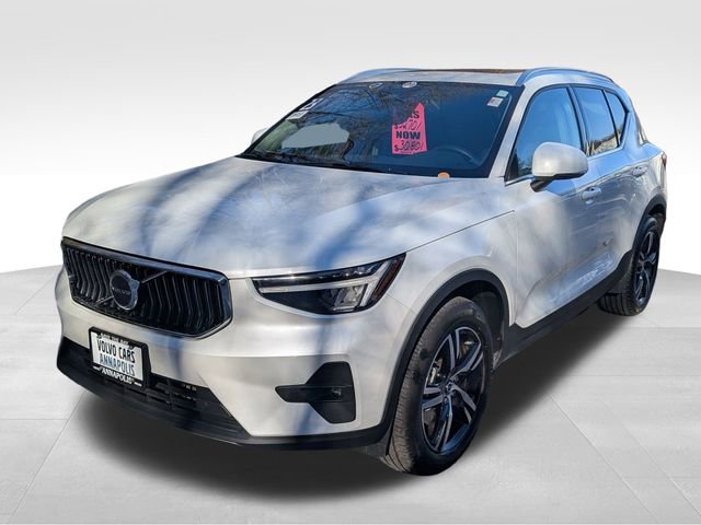 Certified 2023 Volvo XC40 B5 Plus image 4