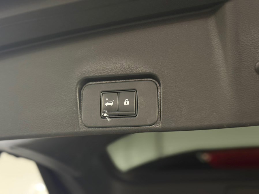 Used 2023 Nissan Rogue SV w/ SV Premium Package image 37