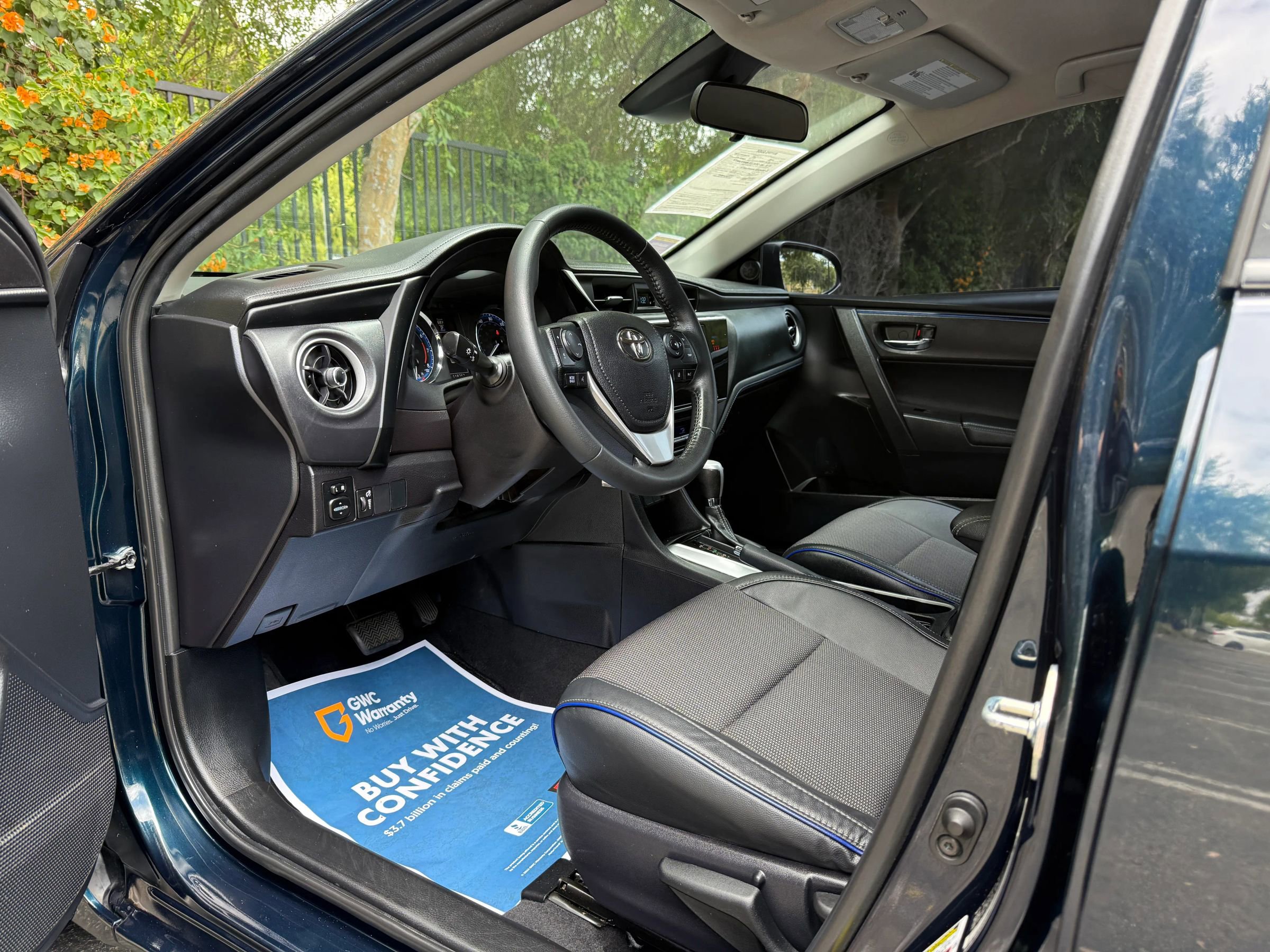 Used 2019 Toyota Corolla SE w/ Carpet Mat Package (TMS) FWD image 11