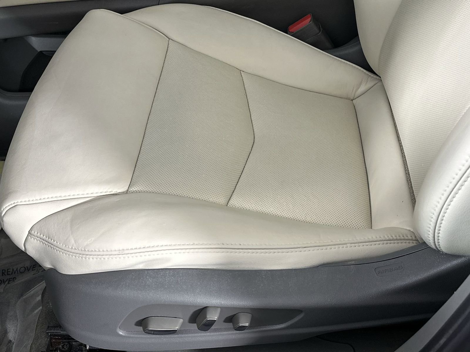 Used 2018 Cadillac XT5 Luxury w/ Driver Awareness Package image 16