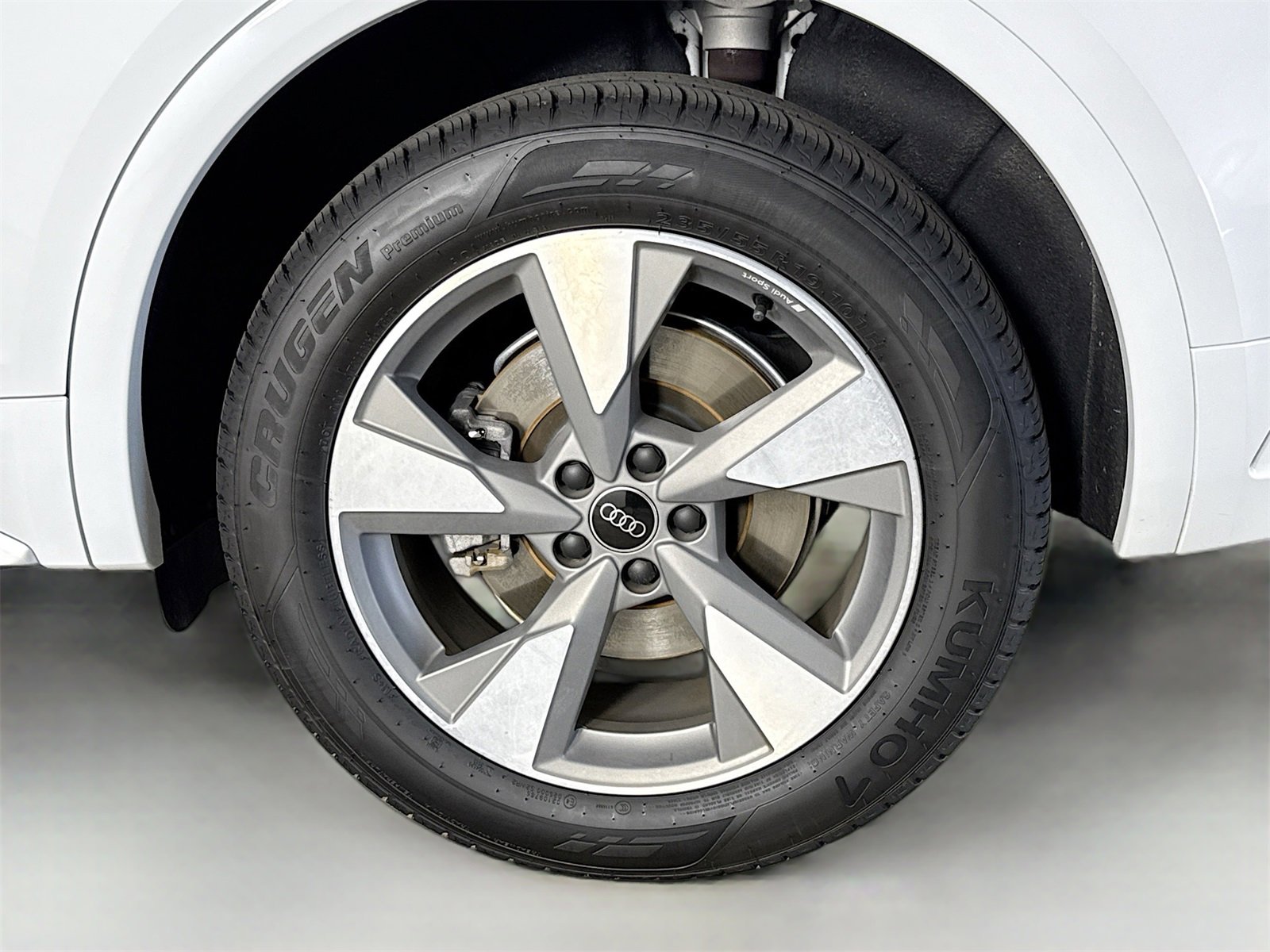 Used 2023 Audi Q5 2.0T Premium w/ Convenience Package image 31