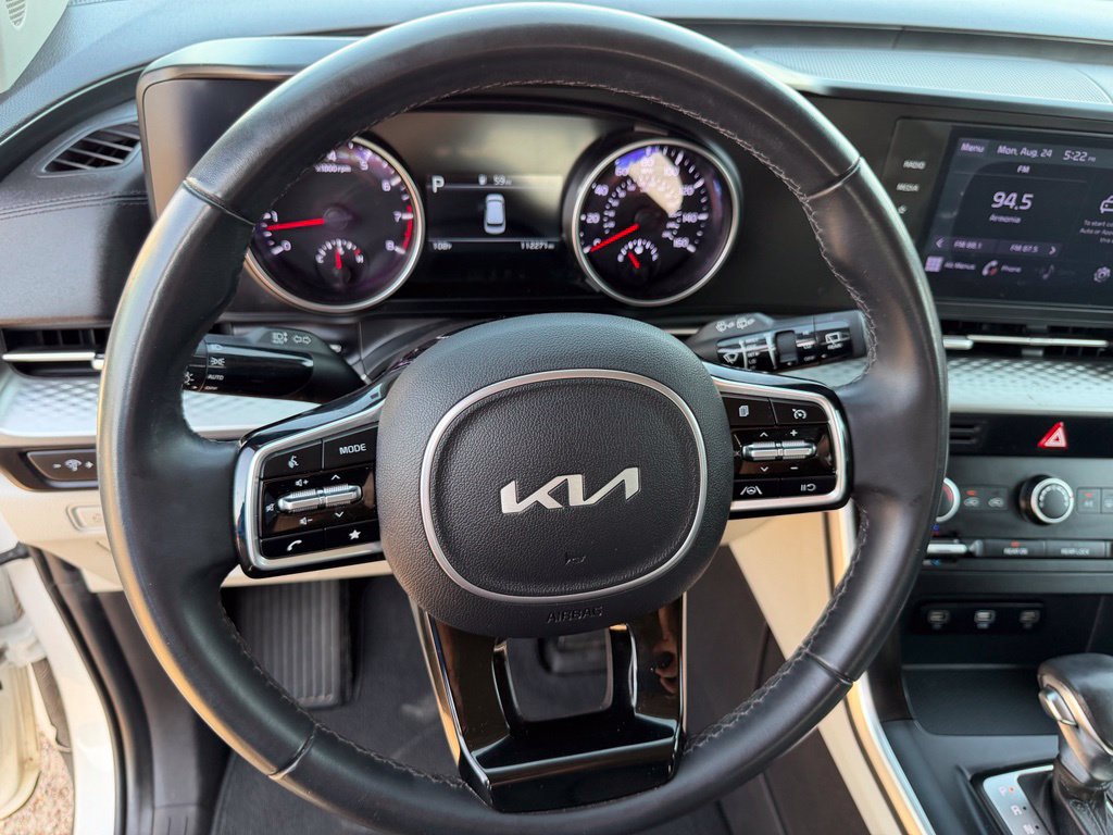 Used 2022 Kia Carnival LX FWD image 12