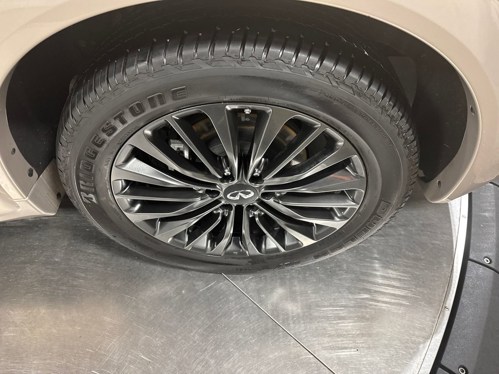 Used 2023 INFINITI QX80 Sensory w/ Cargo Package image 12