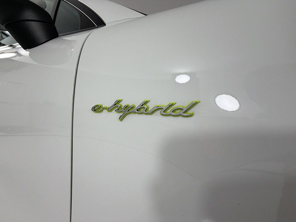 Certified 2019 Porsche Cayenne E-Hybrid AWD/4WD image 13