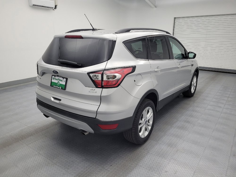 Used 2017 Ford Escape SE w/ Equipment Group 201A FWD image 9