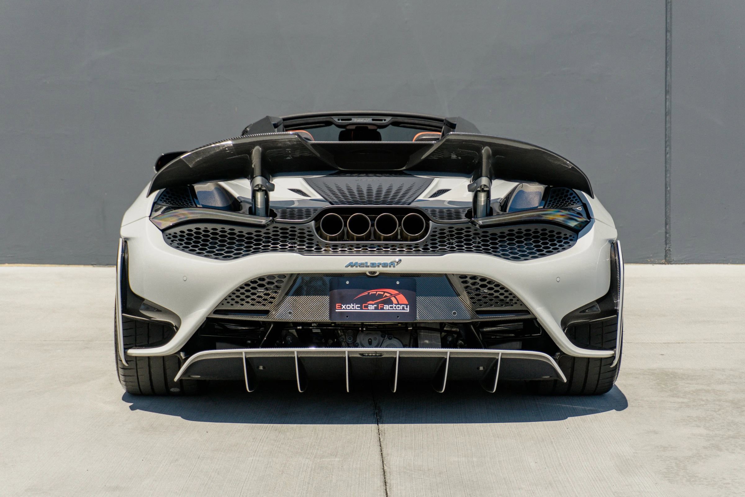 Used 2022 McLaren 765LT RWD image 12
