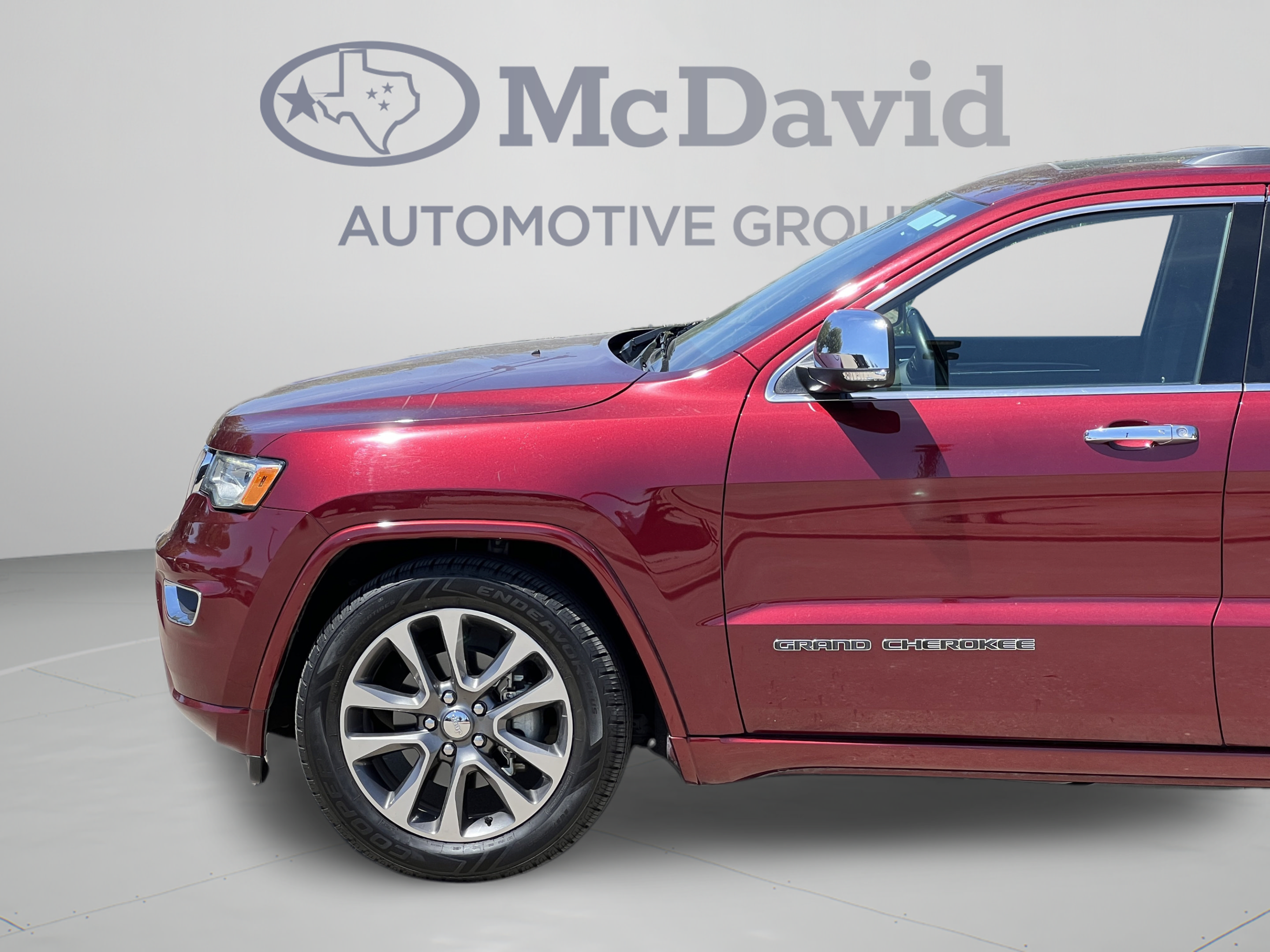 Used 2018 Jeep Grand Cherokee Overland AWD/4WD image 30
