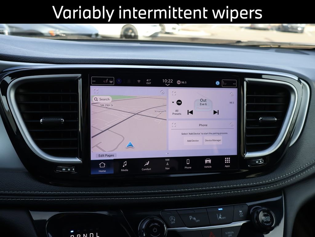 Used 2025 Chrysler Pacifica Limited image 26