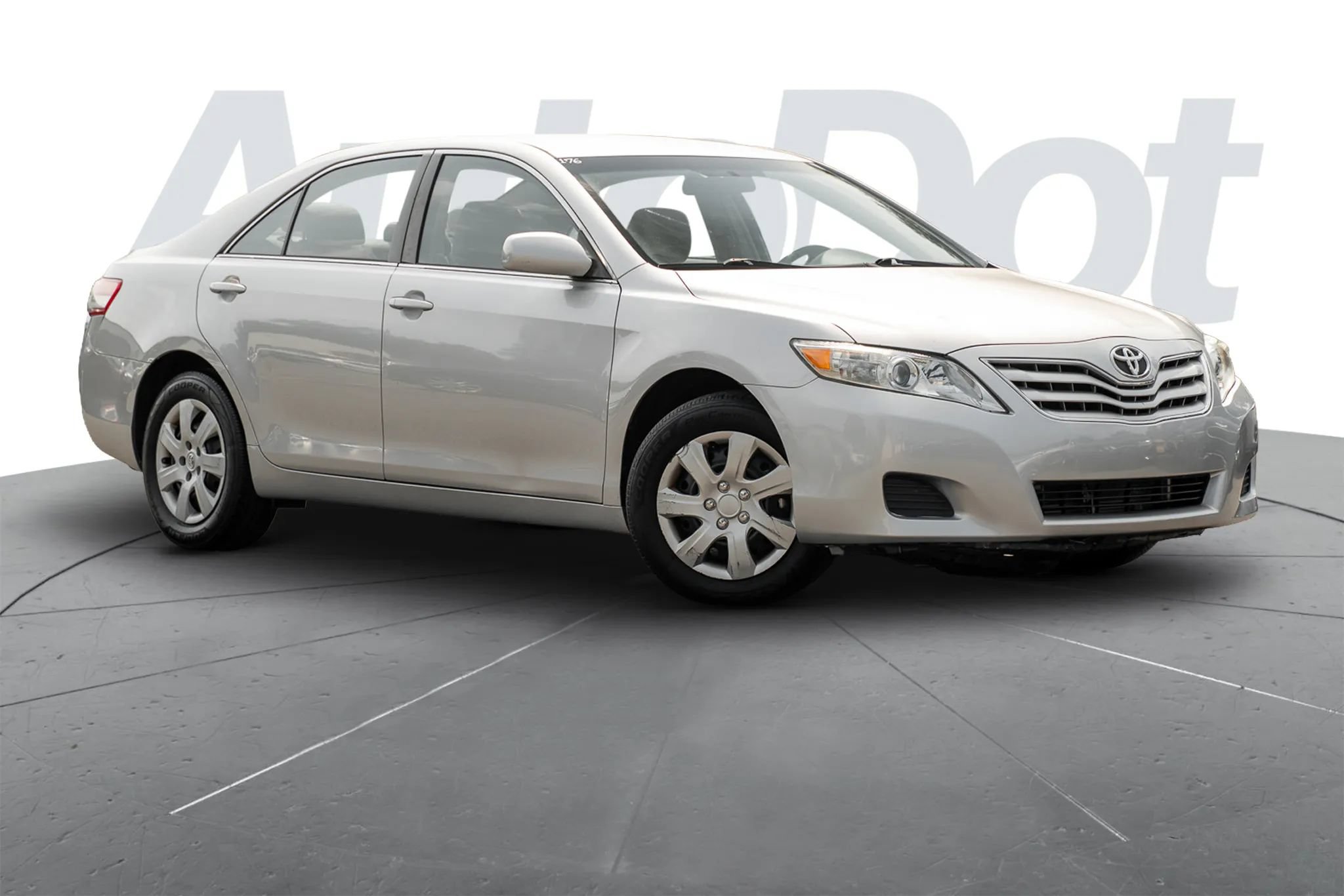 Used 2011 Toyota Camry LE FWD image 1