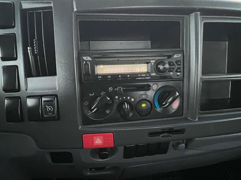 Used 2018 Isuzu NPR RWD image 18