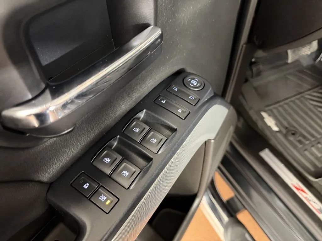 Used 2018 Chevrolet Silverado 2500 LT w/ All Star Edition AWD/4WD image 17
