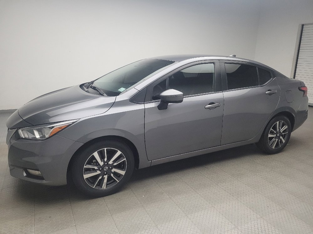 Used 2021 Nissan Versa SV FWD image 2