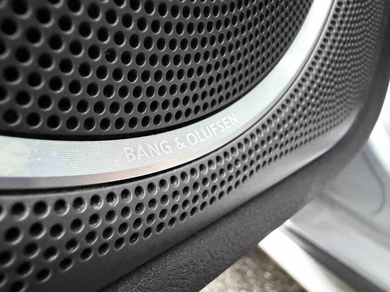 Used 2015 Audi A4 Premium Plus w/ Technology Package image 32