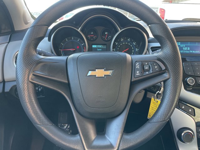 Used 2014 Chevrolet Cruze LS FWD image 15
