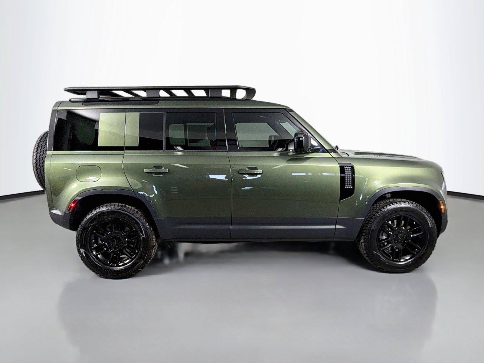 New 2026 Land Rover Defender 110 S AWD/4WD image 4