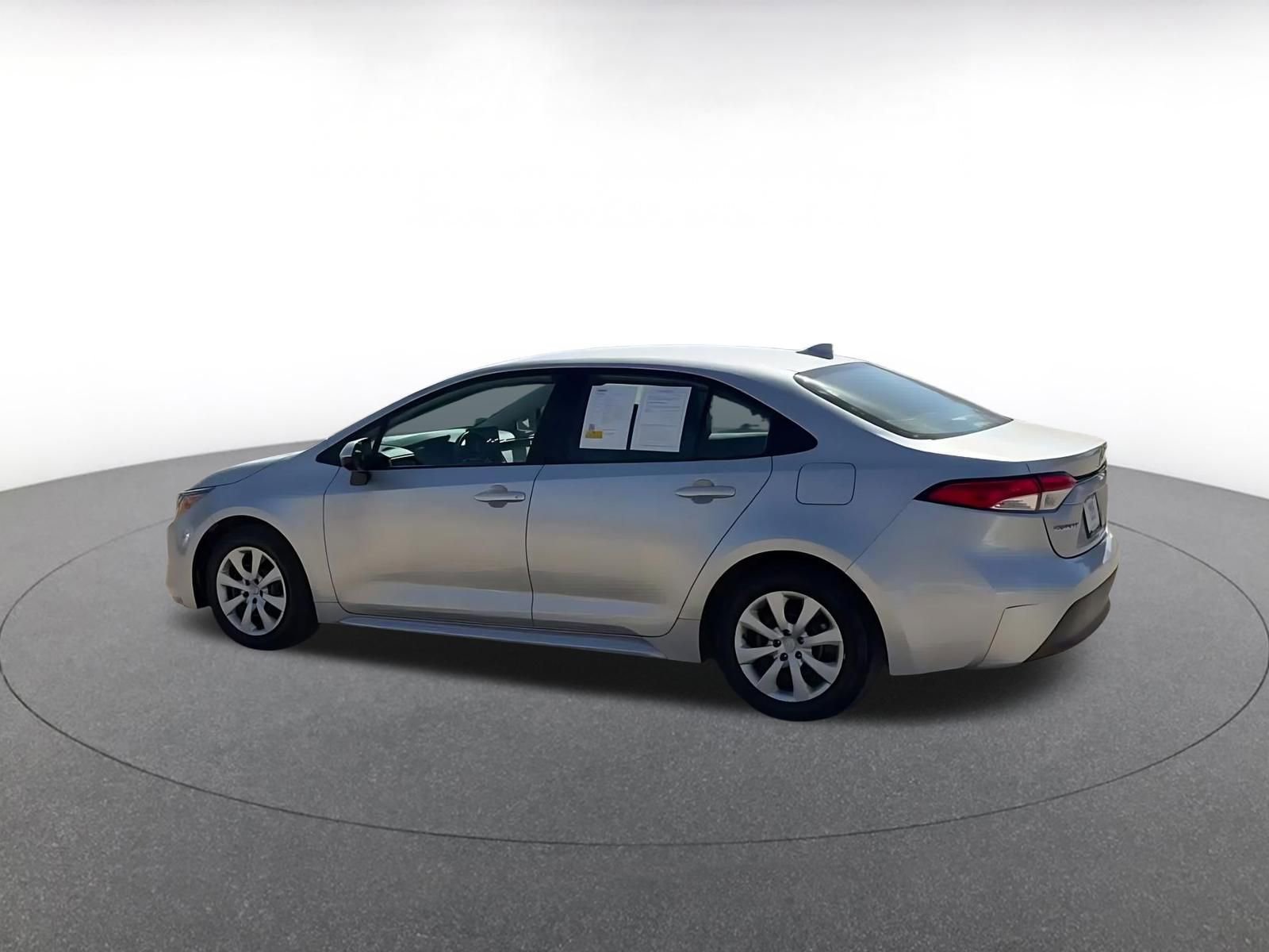 Used 2025 Toyota Corolla LE image 10