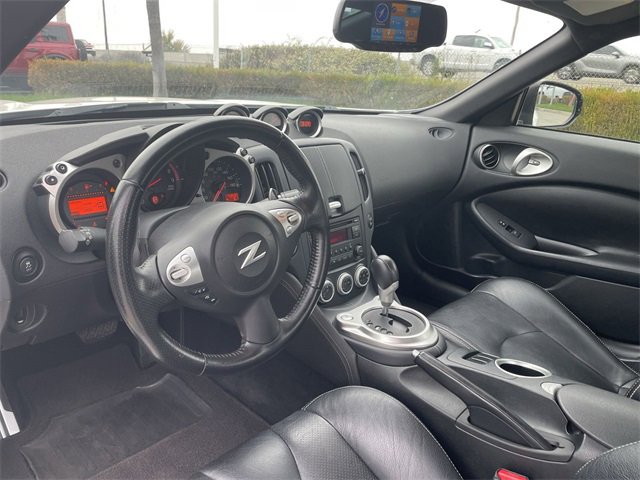 Used 2016 Nissan 370Z w/ Sport Package image 10