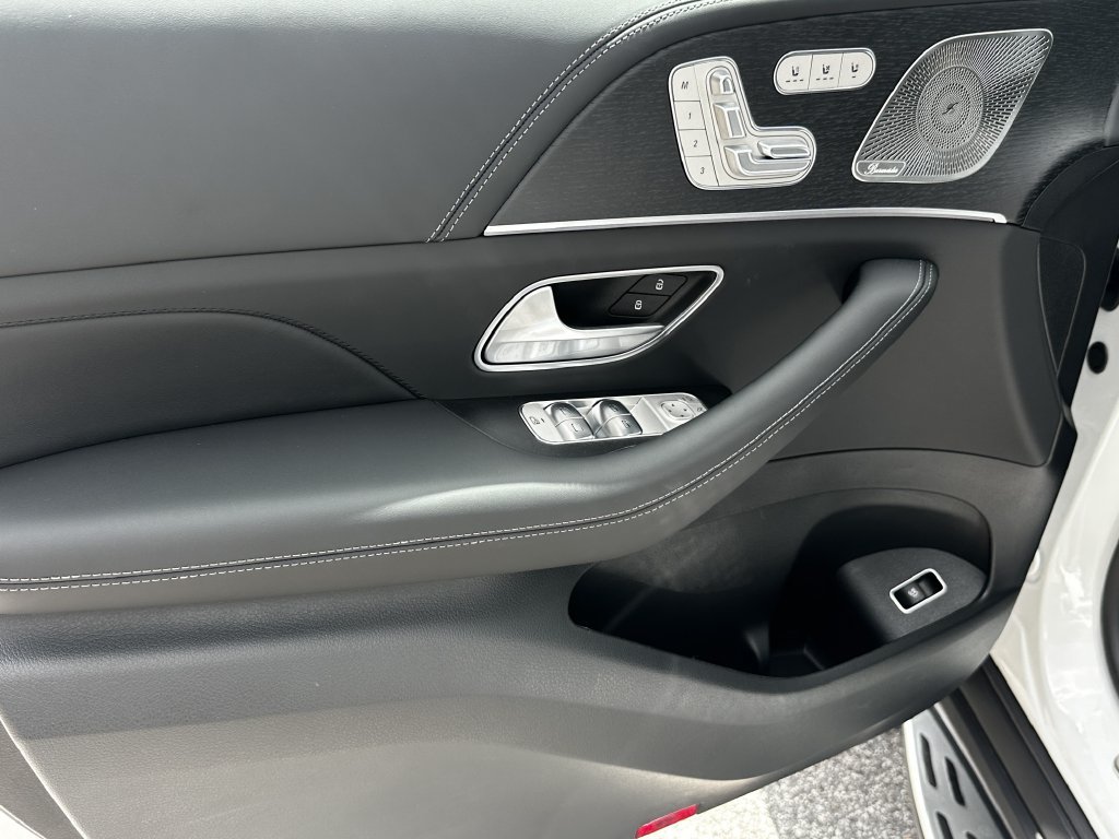 New 2026 Mercedes-Benz GLS 63 AMG 4MATIC image 11