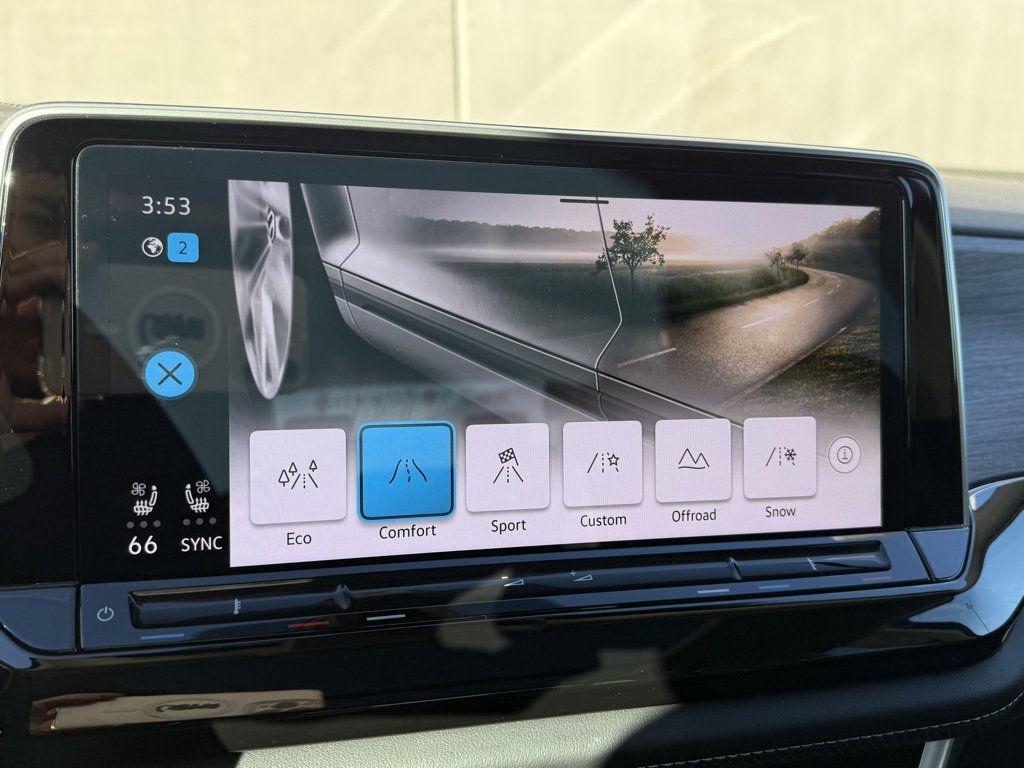 Used 2025 Volkswagen Atlas SEL image 14