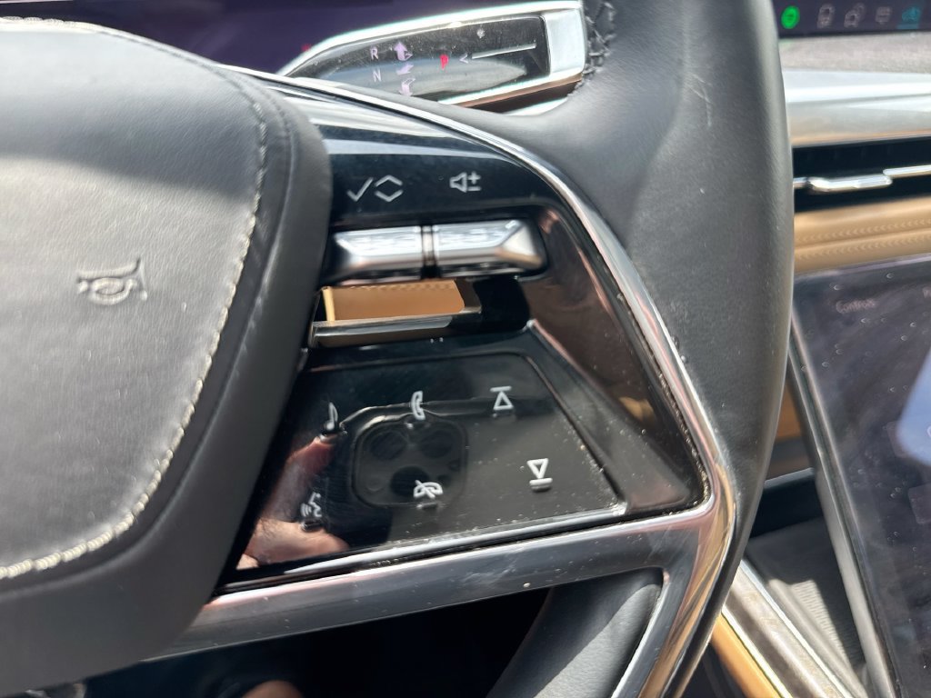 Used 2025 Cadillac Escalade IQ Luxury 2 AWD/4WD image 18