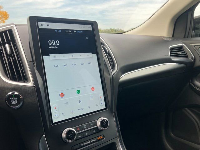 Used 2024 Ford Edge Titanium image 9