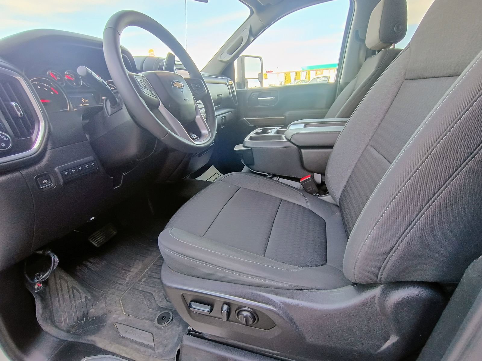 Used 2022 Chevrolet Silverado 3500 LT w/ Convenience Package image 6