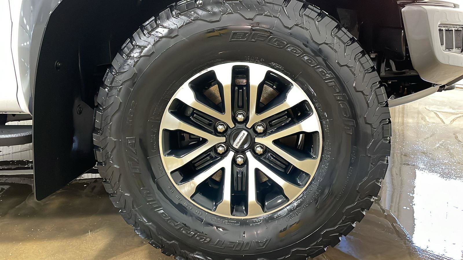 Used 2020 Ford F150 Raptor w/ Equipment Group 802A Luxury image 4