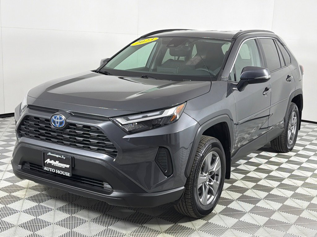 Used 2023 Toyota RAV4 XLE image 10