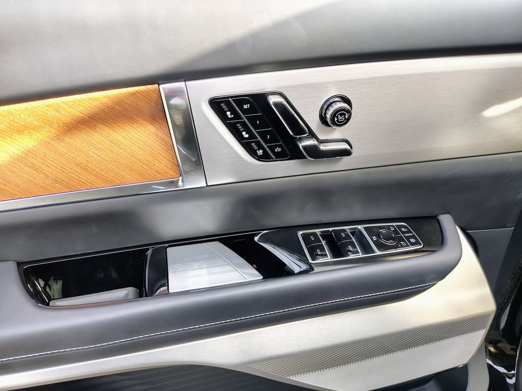 New 2027 Cadillac Vistiq Premium Luxury w/ LPO, Floor Liner Package AWD/4WD image 20