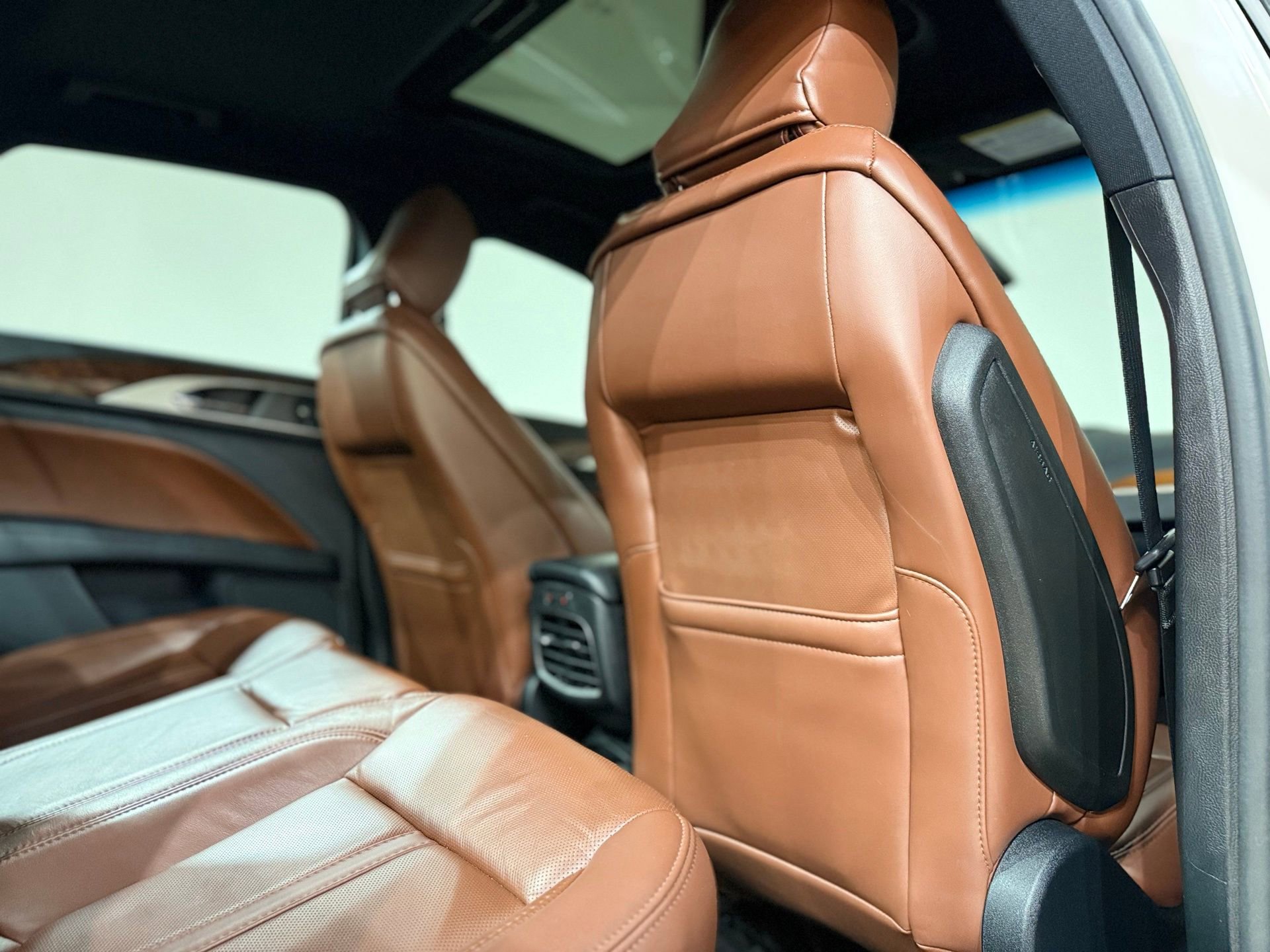 Used 2020 Lincoln MKZ Reserve w/ Monochromatic Package image 43