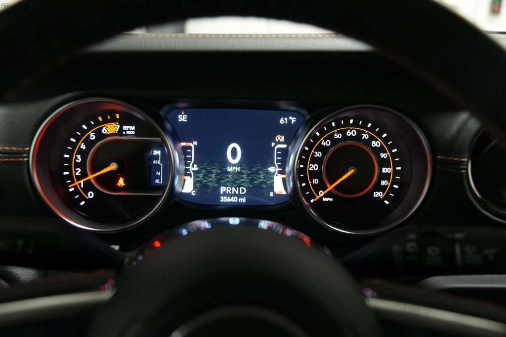 Used 2022 Jeep Wrangler Unlimited Sahara AWD/4WD image 18