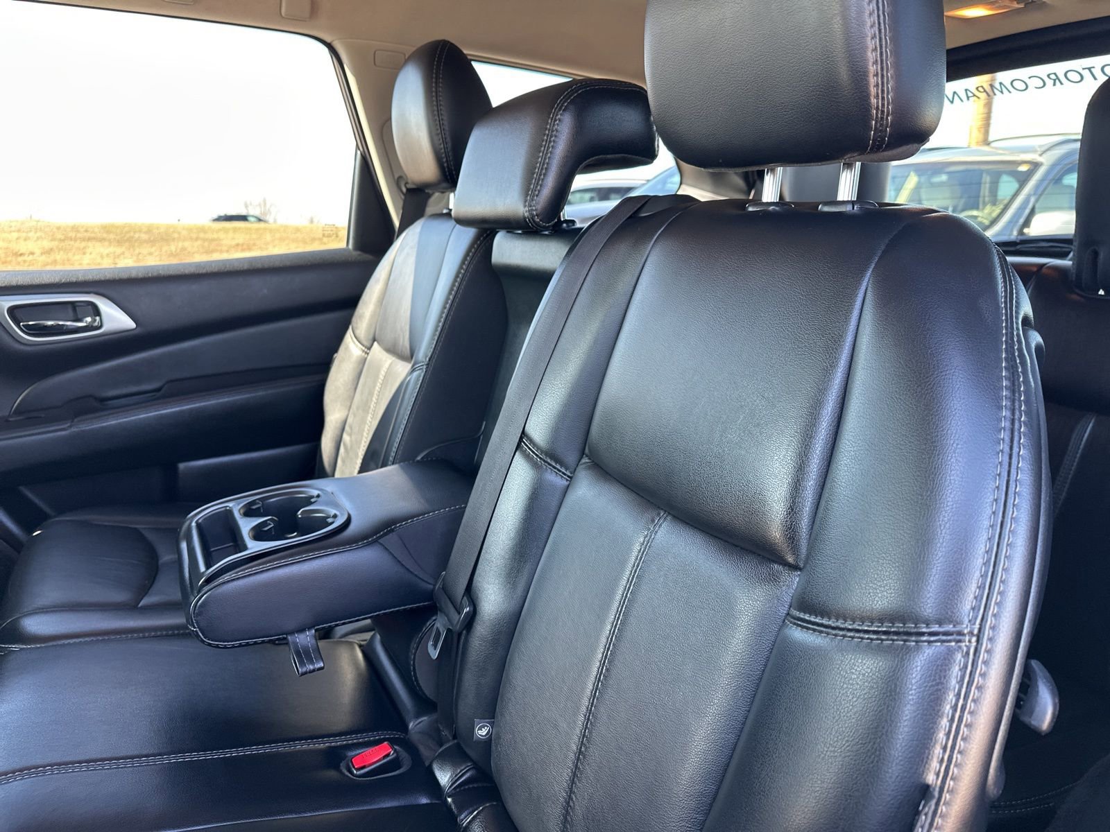 Used 2019 Nissan Pathfinder SL AWD/4WD image 23