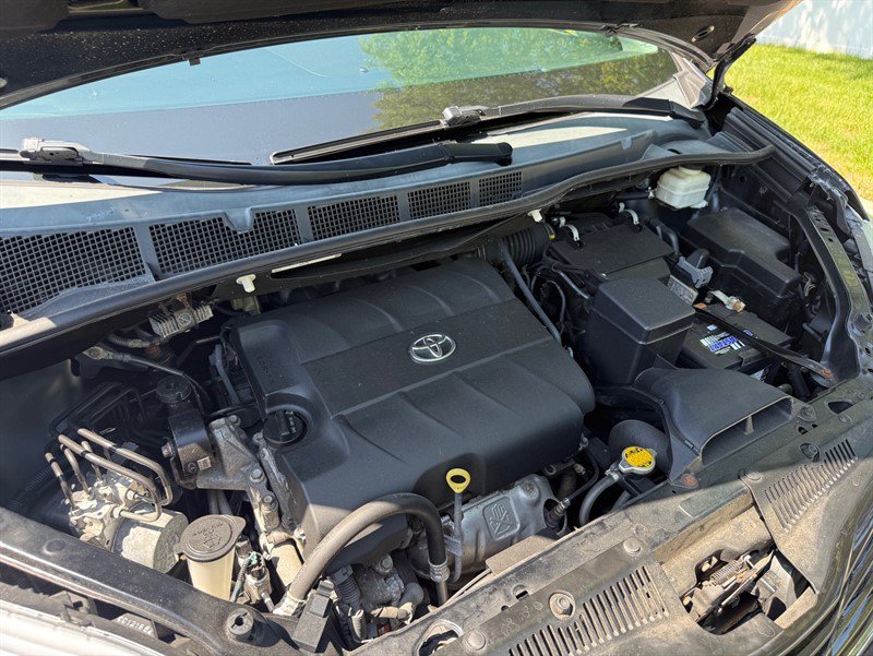 Used 2015 Toyota Sienna LE FWD image 12
