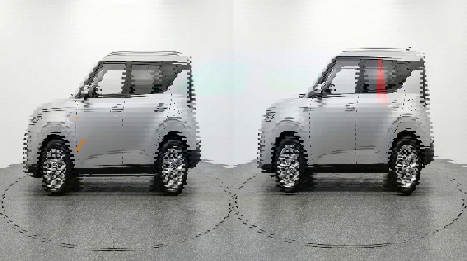 Used 2025 Kia Soul LX w/ LX Technology Package image 4