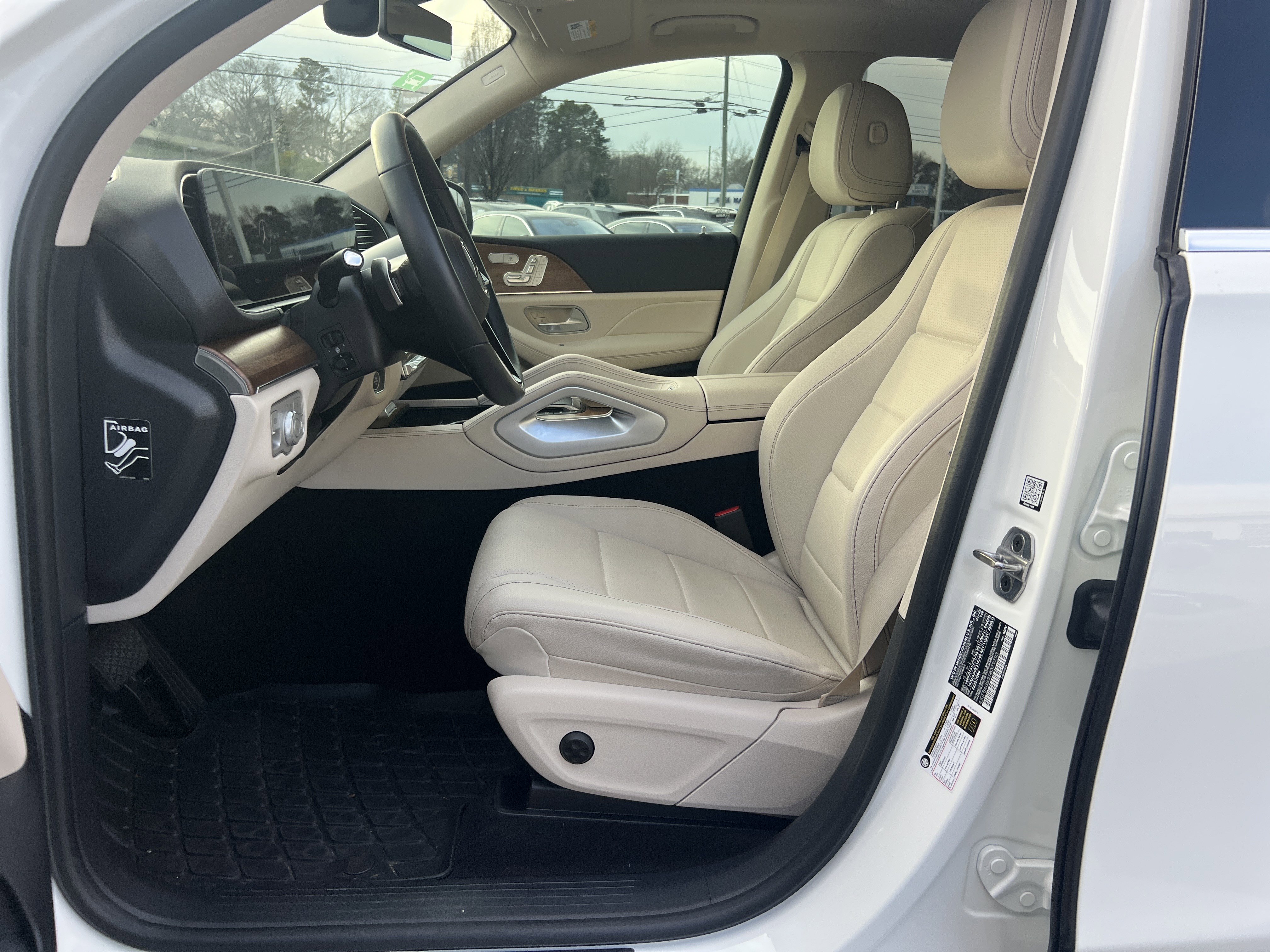 Used 2025 Mercedes-Benz GLE 450e 4MATIC image 16