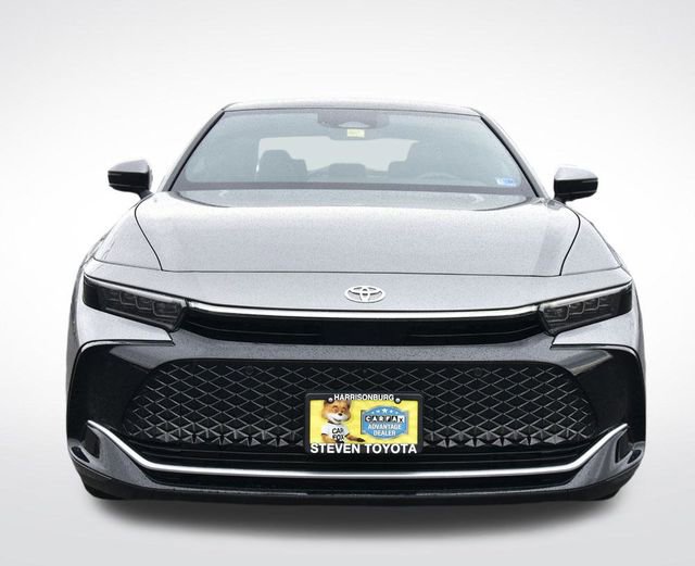 Used 2023 Toyota Crown Limited image 7