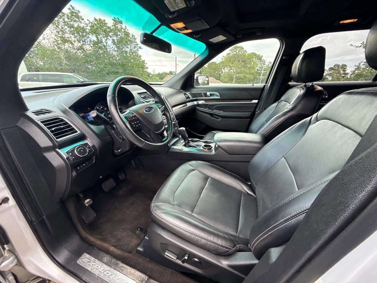 Used 2017 Ford Explorer Limited FWD image 21