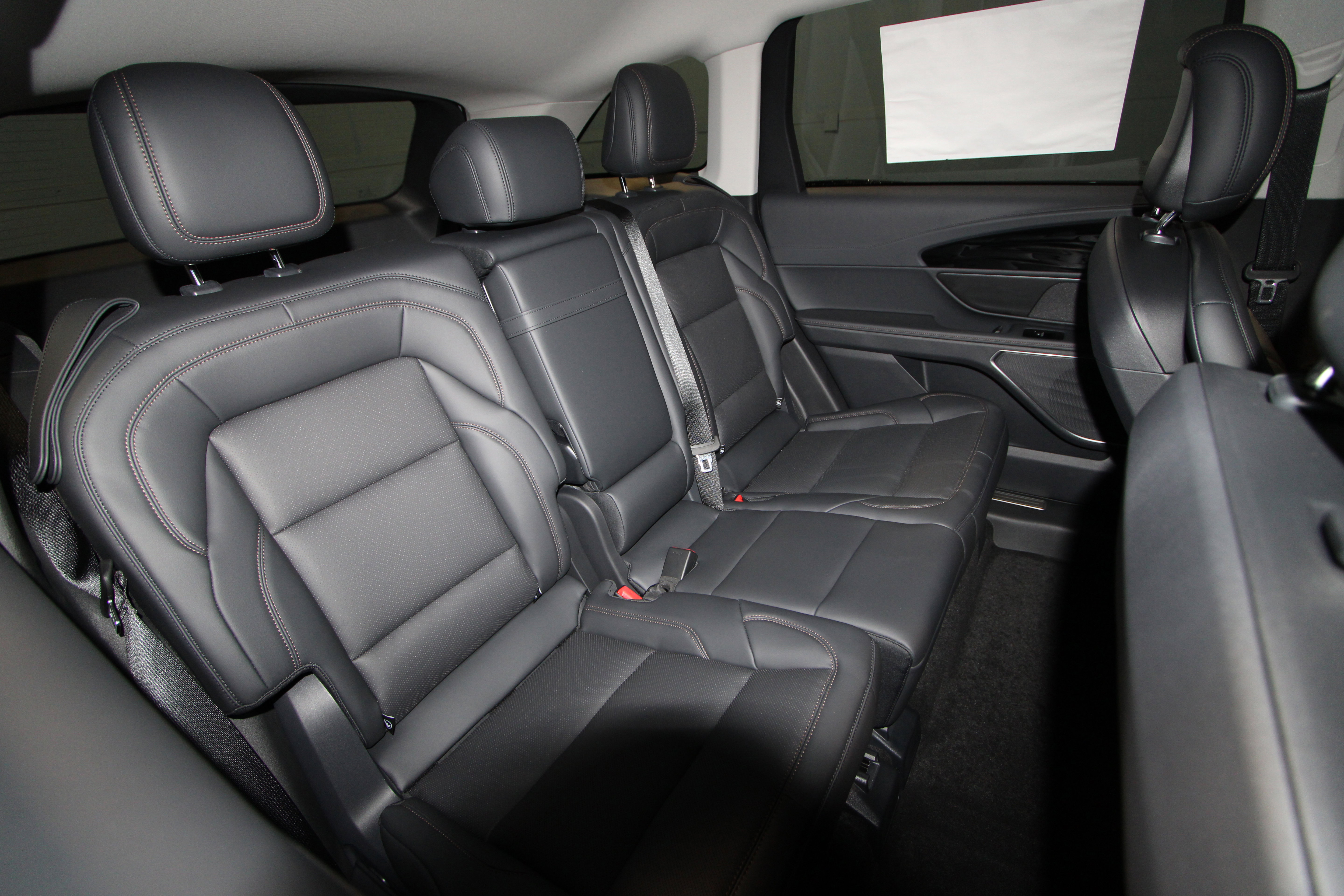 New 2026 Lincoln Nautilus Premier w/ Jet Appearance Package image 25