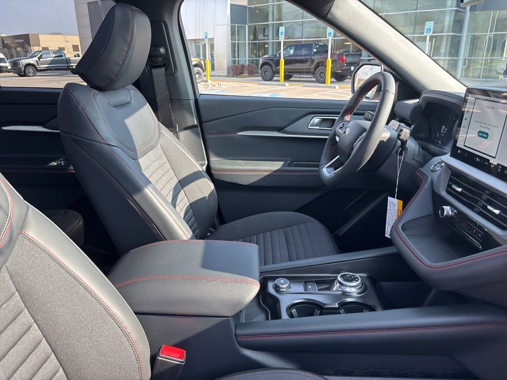 New 2026 Ford Explorer ST-Line w/ ST-Line Street Pack image 17
