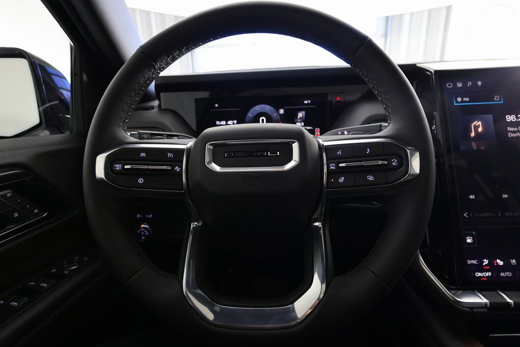 Used 2026 GMC Yukon Denali w/ Sun & Power Step Package image 24