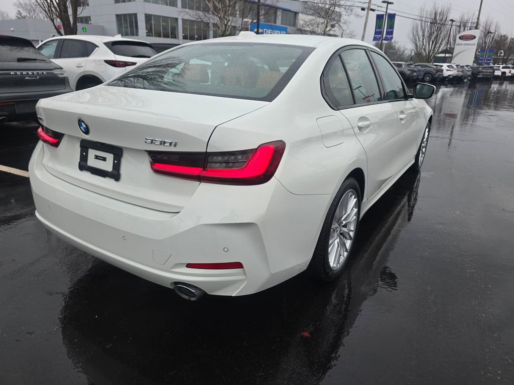 Used 2023 BMW 330i xDrive Sedan w/ Driving Assistance Package image 8