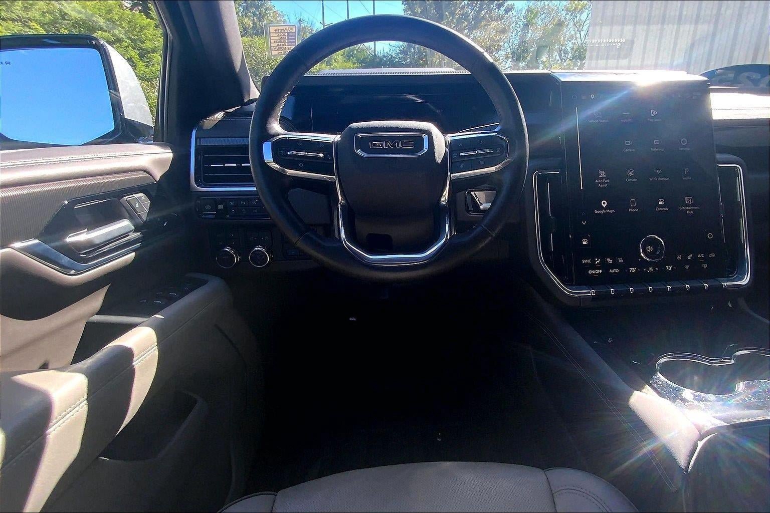 Used 2025 GMC Yukon Elevation w/ Elevation Premium Package AWD/4WD image 5