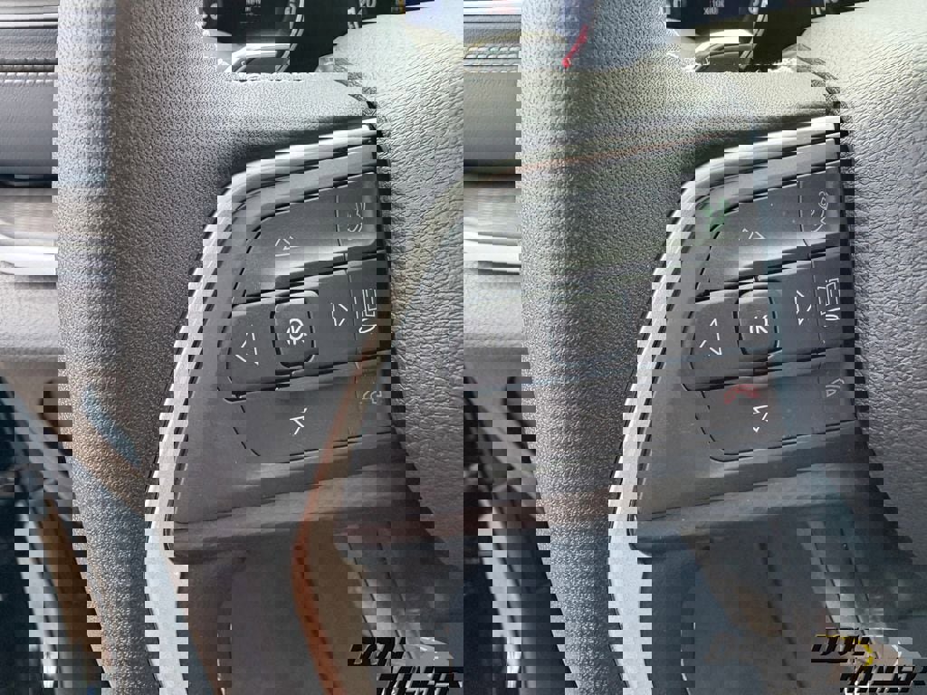 New 2025 Jeep Grand Cherokee L Laredo image 14