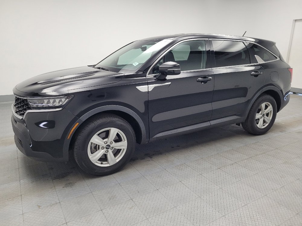 Used 2023 Kia Sorento LX image 2