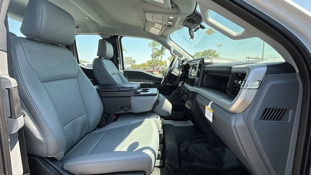 New 2026 Ford F250 XL w/ XL Chrome Package RWD image 11