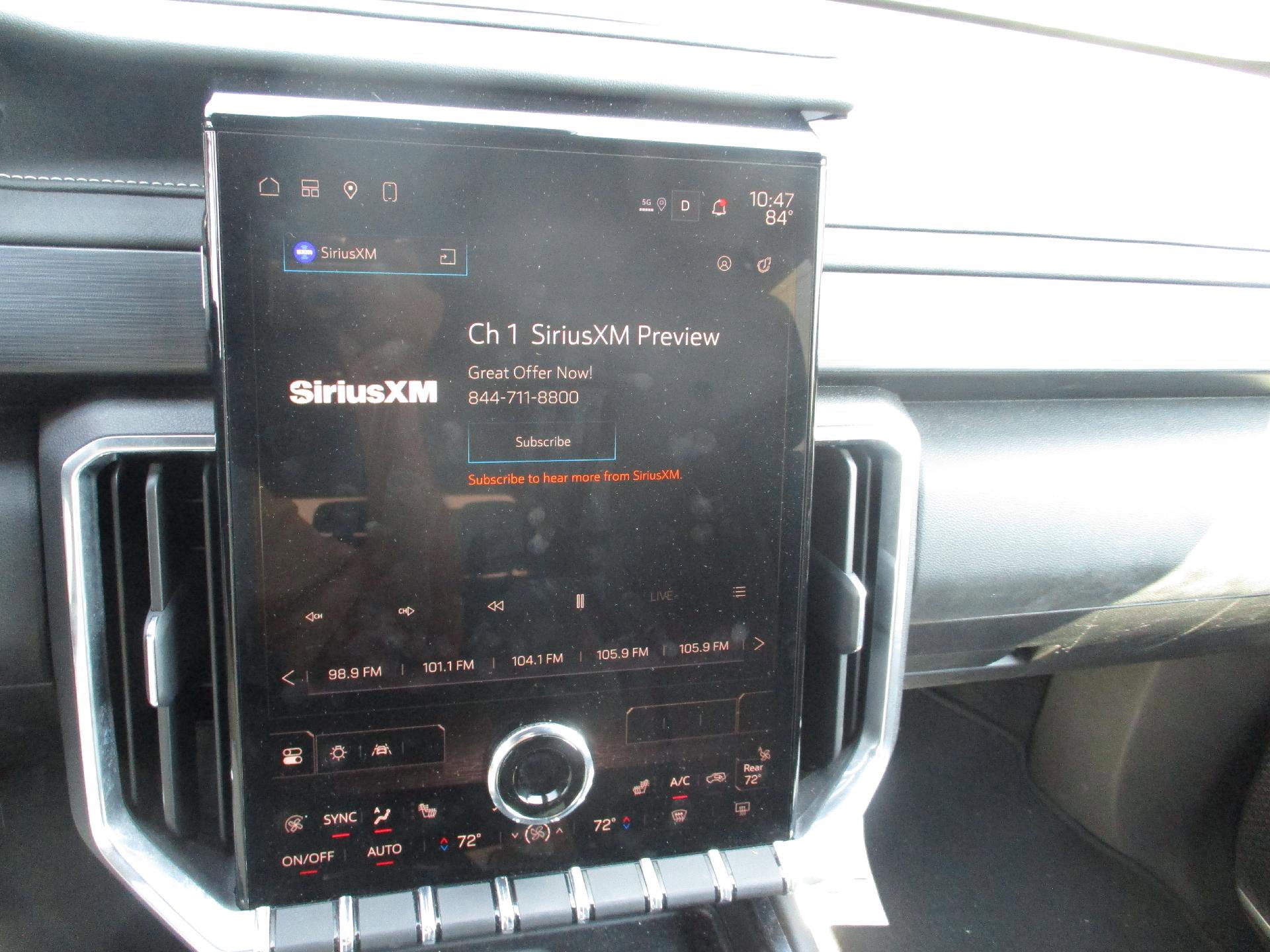 Used 2025 GMC Acadia Elevation image 16