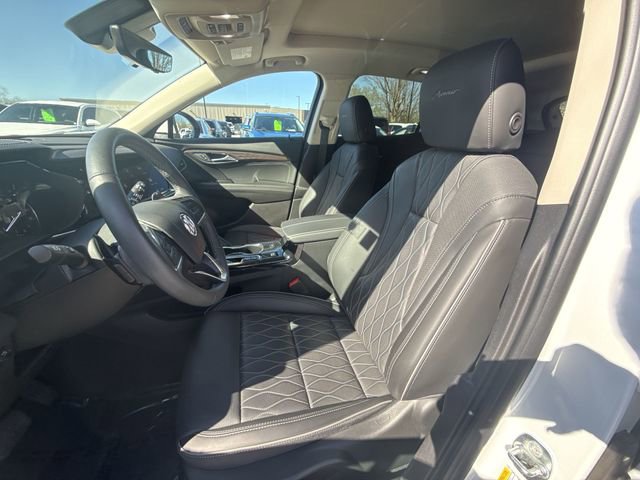 Used 2023 Buick Envision Avenir image 11