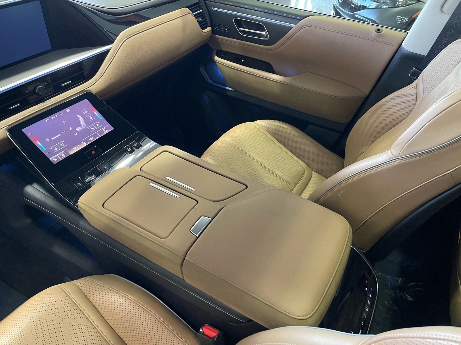 Used 2025 INFINITI QX80 Sensory AWD/4WD image 28